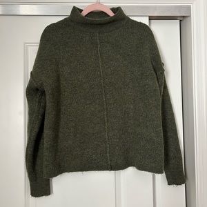 Universal Thread - Women’s (XS) Mock Neck Sweater